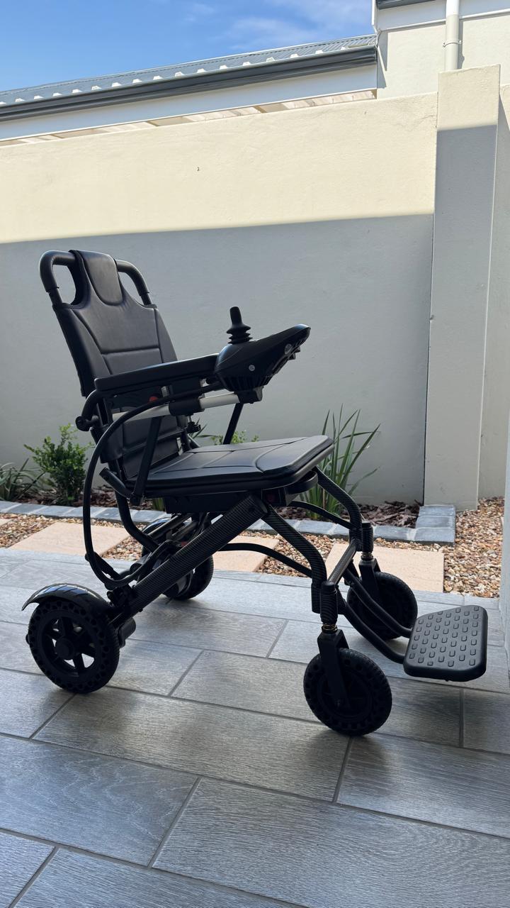 All-Terrain Folding Electric Wheelchair with Suspension - Image 9