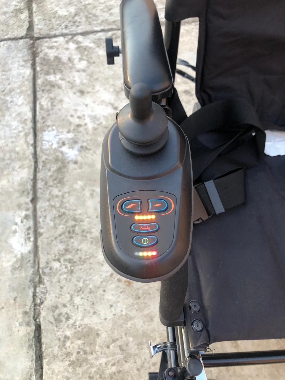 Lightweight electric wheelchair - Image 5